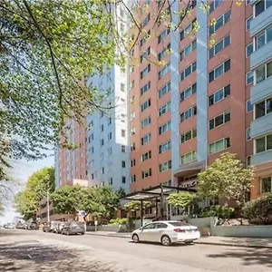 Tranquil 2br Downtown Condo, Parking, King Bed , Seattle United States